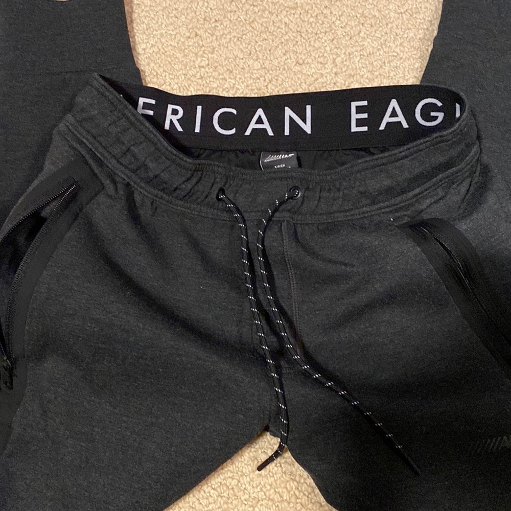 American Eagle mens charcoal joggers-small